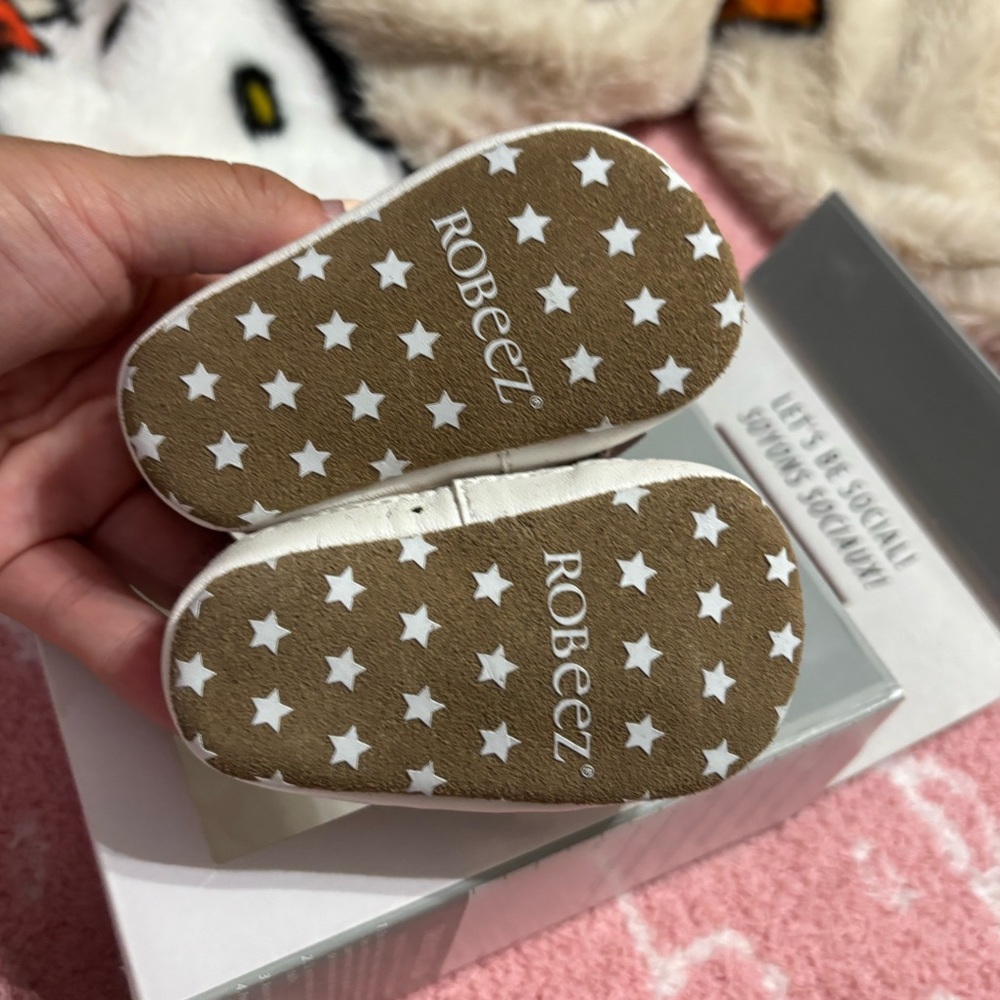Robeez First Kicks - Picture 3 of 5
